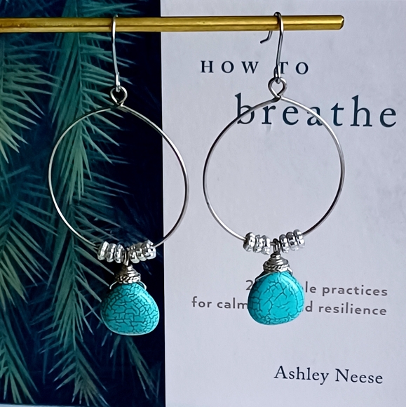 Vintage Silver Hoops w/ Turquoise Howlite - Picture 7 of 8